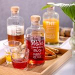 بطری ۱ لیتری شیشه ای گرد چاپدار درب بامبو