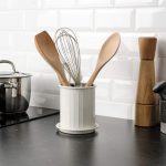 جاقاشقی ایکیا valvardad