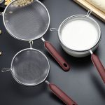 توری روغن گیر دسته چوبی