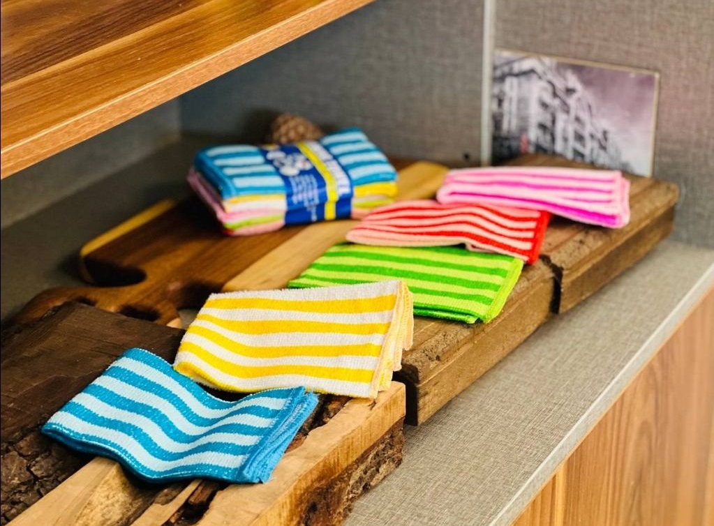 9e52ebff5201cd691623a47667ca55cb دستمال 5 عددی آشپزخانه راه راه - Image 1